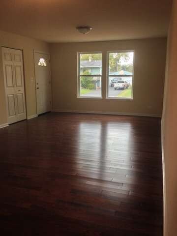 85 Sparrow Rd, Carpentersville, IL 60110 - photo 4