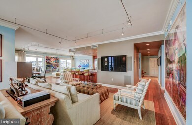 The Ritz-Carlton Residences, Baltimore, MD 21230 - photo 5