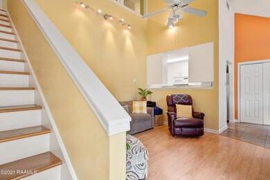 208 Yvonne St C -4