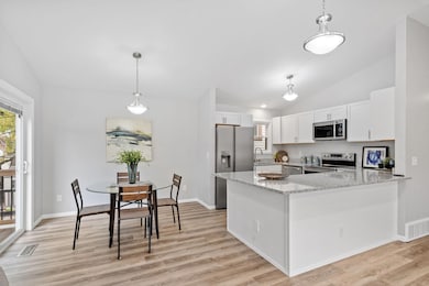 15-web-or-mls-4853 Camden Ave-15.jpg