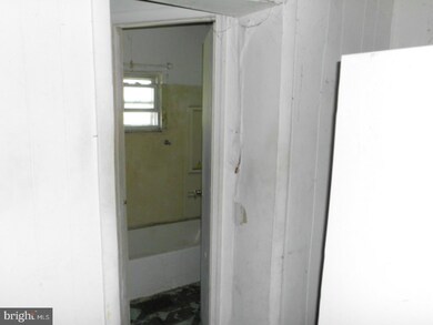 843 Pine St, Camden, NJ 08103 - photo 7