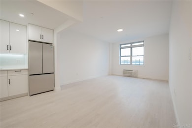 14-34 110th St unit 5, College Point, NY 11356 - photo 4