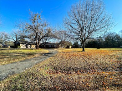 124 Eastwood Terrace Dr, Denison, TX 75020 - photo 2