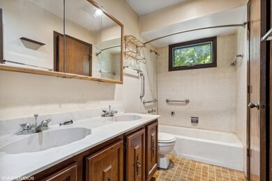 402 N Pioneer Rd, Waukegan, IL 60085 - photo 7