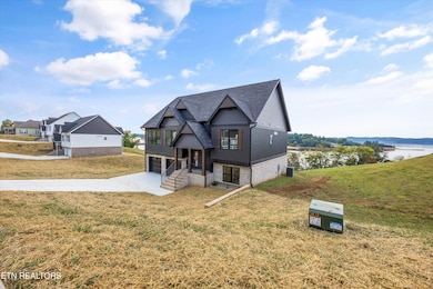 03-411 Hampton Wy 03