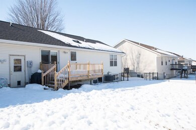 113 Whispering Wind Ln, Center Point, IA 52213 - photo 5