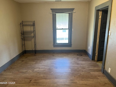 313 E 17th St, Baxter Springs, KS 66713 - photo 5