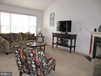 1125 Willow Creek Dr, Mount Joy, PA 17552 - photo 2