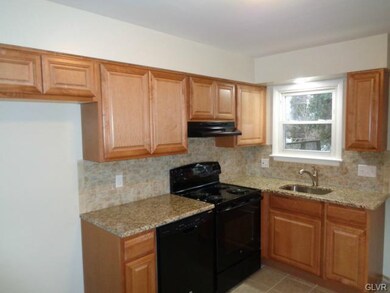 5671 Greens Dr, Allentown, PA 18106 - photo 2