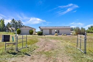 1125 W Ranch House Rd, Paulden, AZ 86334 - photo 2