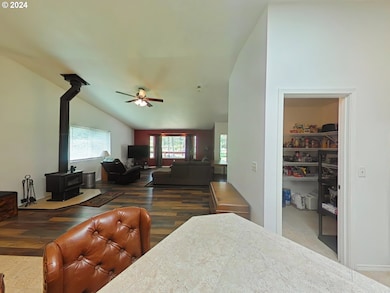 22118 E Yakima Ln, Rhododendron, OR 97049 - photo 7