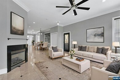 Living/Dining Room 2