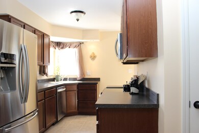 6107 Applegate Ln, Louisville, KY 40219 - photo 5