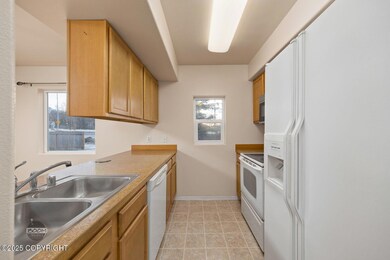 17-web-or-mls-6201 E Tudor Road Exports-