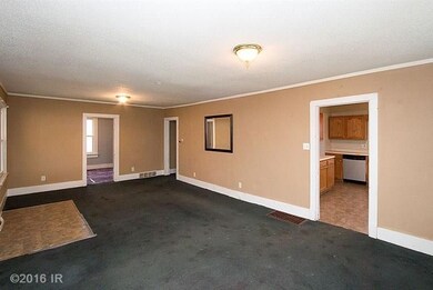 811 E 24th Ct, Des Moines, IA 50317 - photo 2