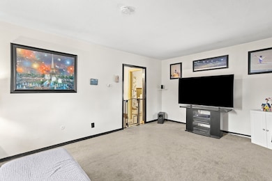 512 Merrimack Ave, Dracut, MA 01826 - photo 3