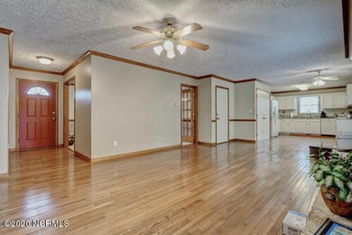 309 Richmond Dr, Jacksonville, NC 28540 - photo 5