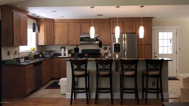 4796 Ortega Farms Cir, Jacksonville, FL 32210 - photo 2