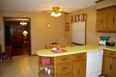 208 Deerfield Cir, Manchester, TN 37355 - photo 7