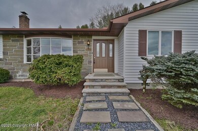 137 Warner Dr, Saylorsburg, PA 18353 - photo 2