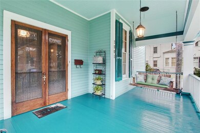 Large Porch overlooking Esplanade Avenue