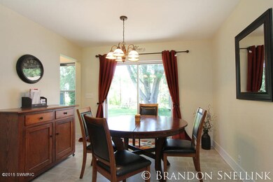 1625 Benjamin Ave NE, Grand Rapids, MI 49505 - photo 7