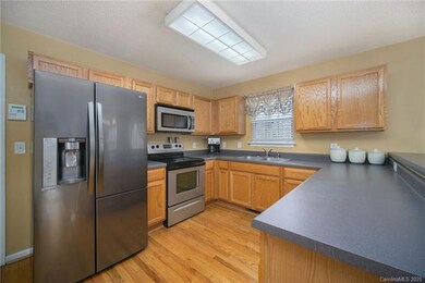 105 Stockbridge Ln, Statesville, NC 28625 - photo 4