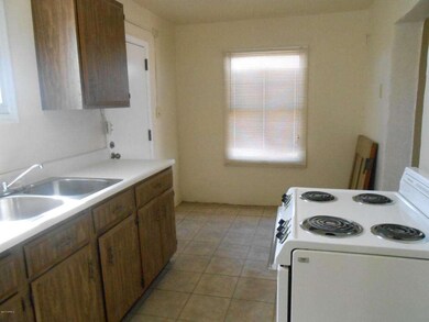 Eat-in kitchen