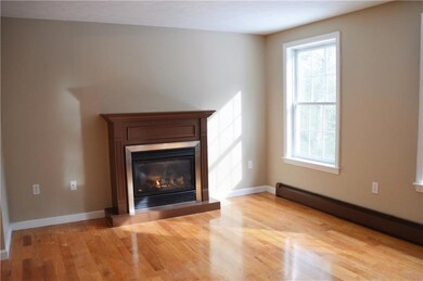 Hardwood Floors and Gas Fireplace- Cozy!