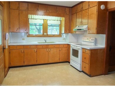 Eat-in kitchen.