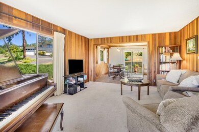 337 NE Scenic Dr, Grants Pass, OR 97526 - photo 5