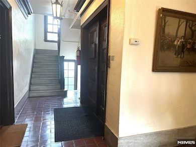 Tudor Hall unit J4, Englewood, NJ 07631 - photo 5