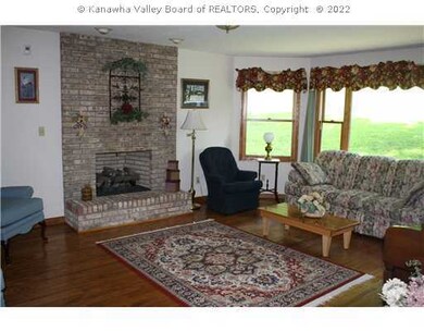 213 Cedar Dr, Scott Depot, WV 25560 - photo 3