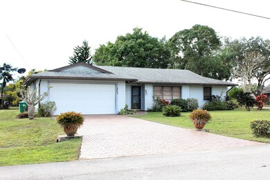 372 SW Carter Ave, Port Saint Lucie, FL 34983 - photo 2