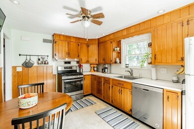 80 Albert St, West Springfield, MA 01089 - photo 4
