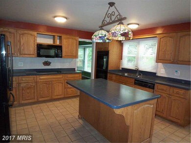 17288 Pickwick Dr, Purcellville, VA 20132 - photo 7