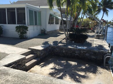 STEP-DOWN SEAWALL