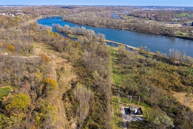 5727 Seminole Valley Trail NE, Cedar Rapids, IA 52411 - photo 7