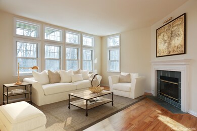 01_18485Dunecrest_28_1_LivingRoom_HiRes