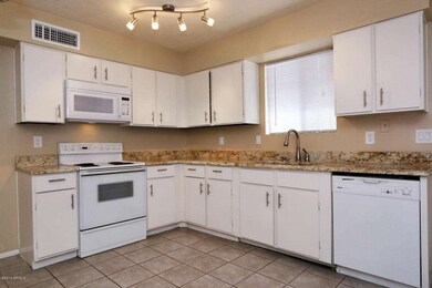 3314 W Golden Ln Phoenix AZ-large-005-St