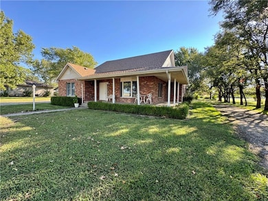 787 SW 20th St, Columbus, KS 66725 - photo 4