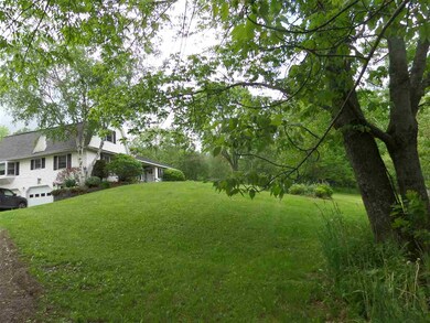 252 Donahue Rd, Graniteville, VT 05654 - photo 3