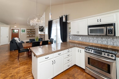 62721 Larkview Rd_0021 copy