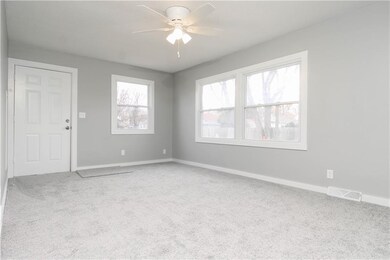 800 E 21st Ct, Des Moines, IA 50317 - photo 3