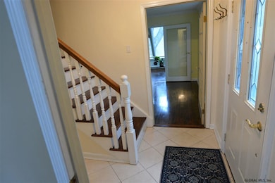 23 Green Meadows Ln, Albany, NY 12211 - photo 4