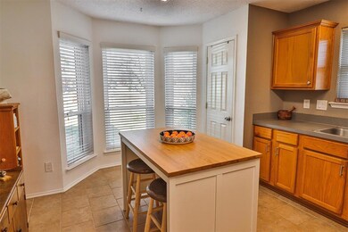 334 Beaumont Dr, Weatherford, TX 76086 - photo 6