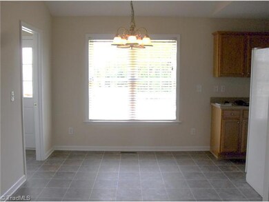 2052 Grantville Ln, Asheboro, NC 27205 - photo 6