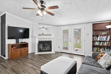 446 Capricorn Dr, Granbury, TX 76049 - photo 6