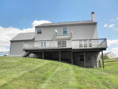 4616 Magellan Dr, Walnutport, PA 18088 - photo 4