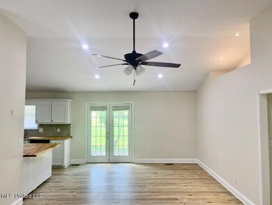 3718 University Ave, Laurel, MS 39440 - photo 7